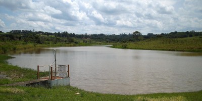 Construção de represas e barragens
